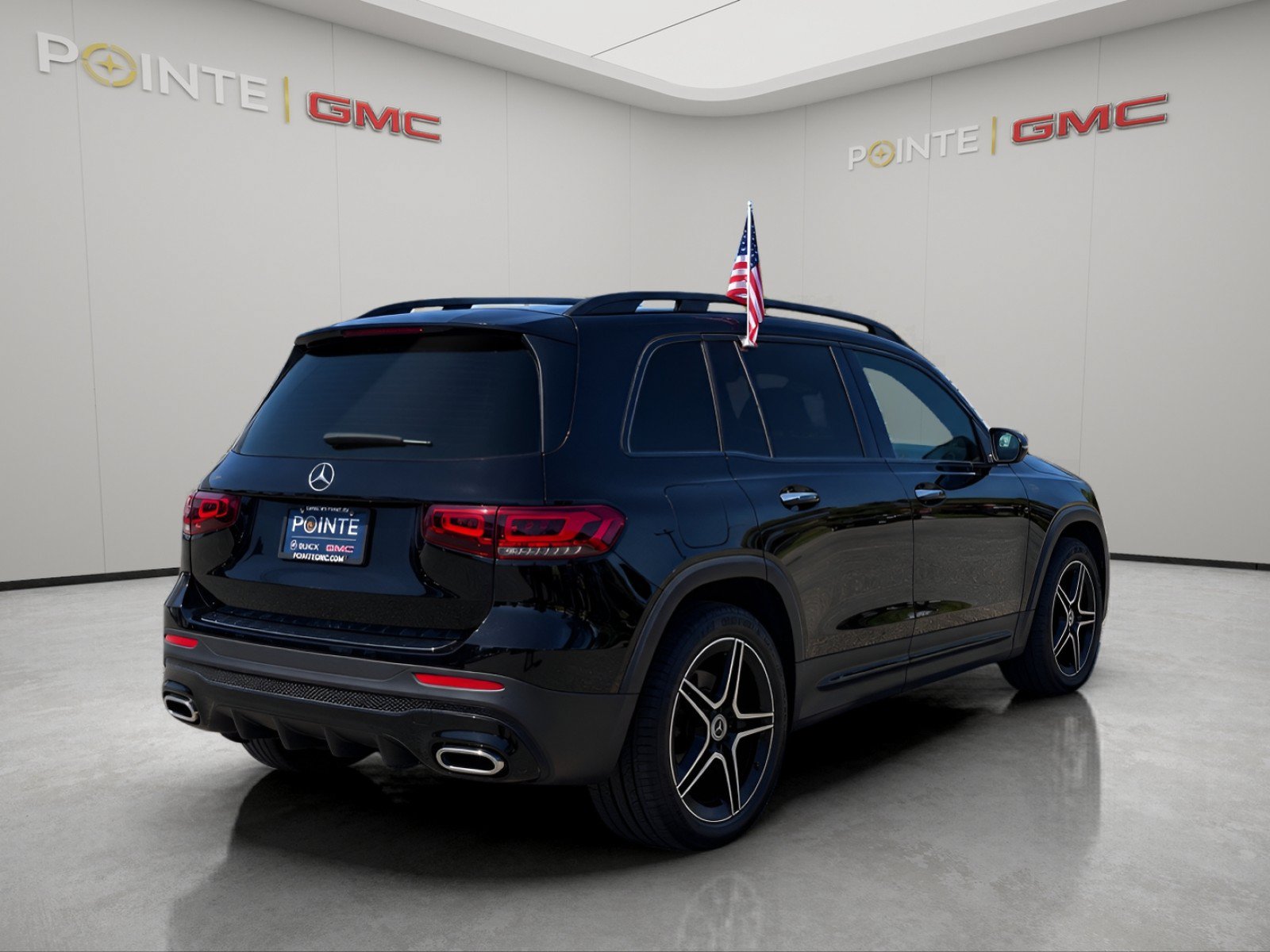 Used 2022 Mercedes-Benz GLB 250 4MATIC image 3