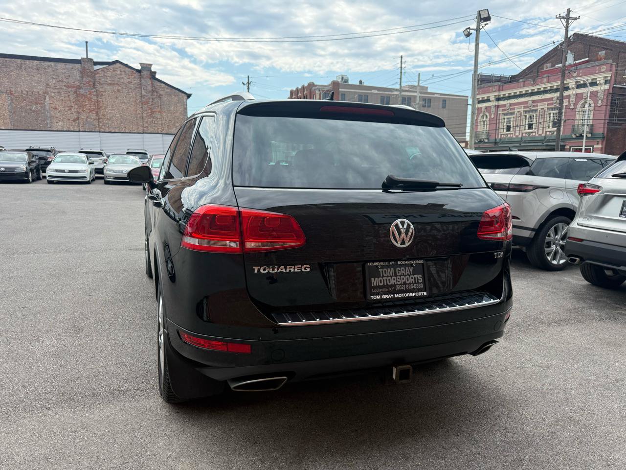 Used 2014 Volkswagen Touareg TDI AWD/4WD image 4