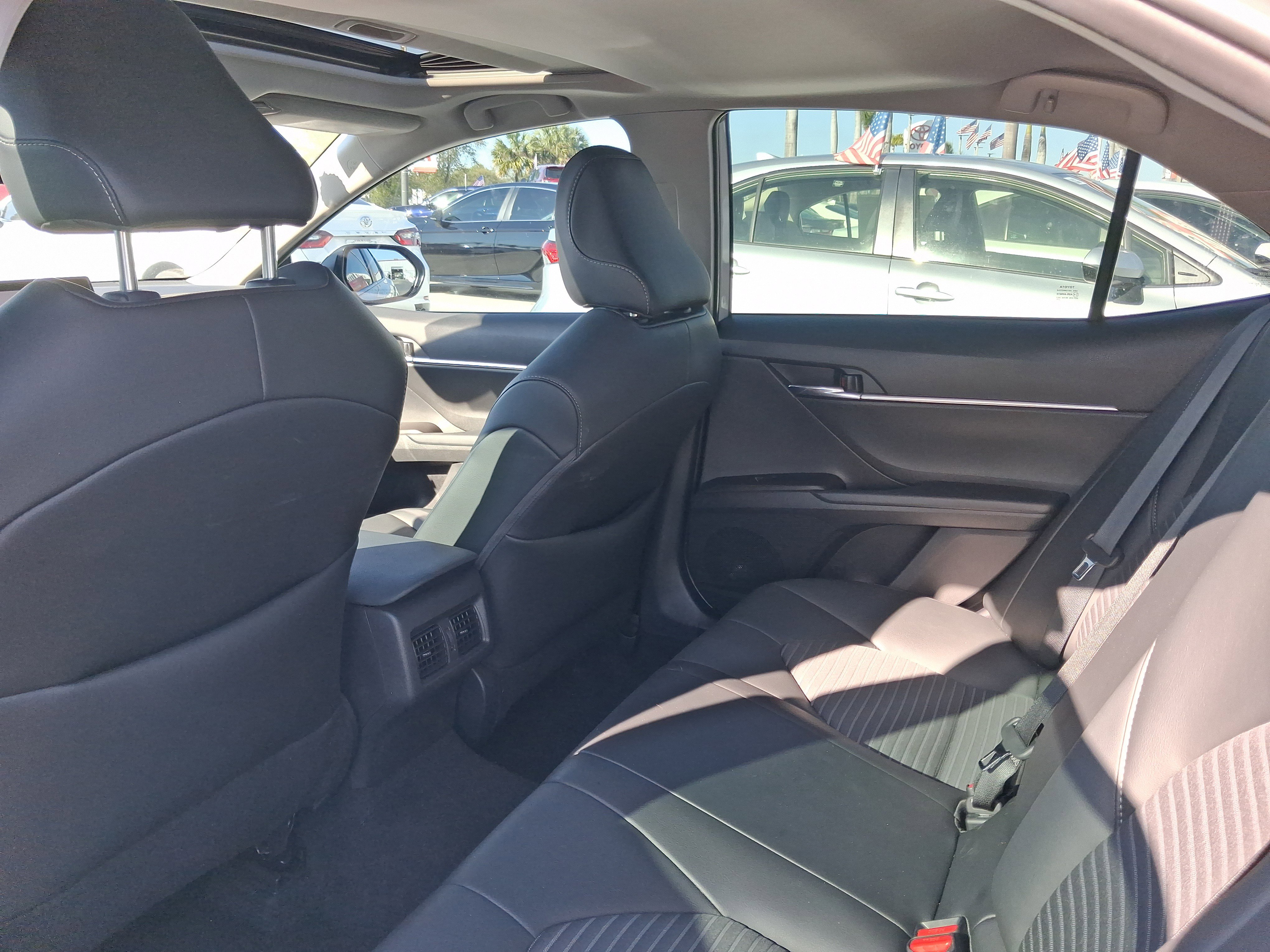 Used 2024 Toyota Camry SE w/ Cold Weather Package FWD image 10