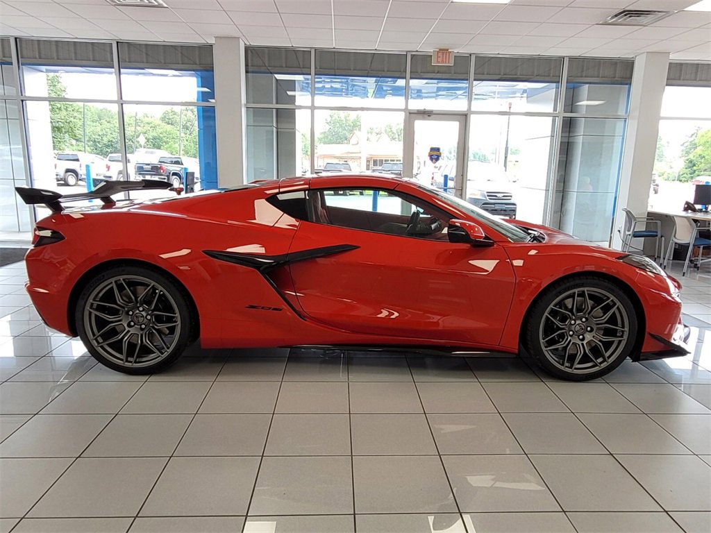 New 2025 Chevrolet Corvette Z06 image 2