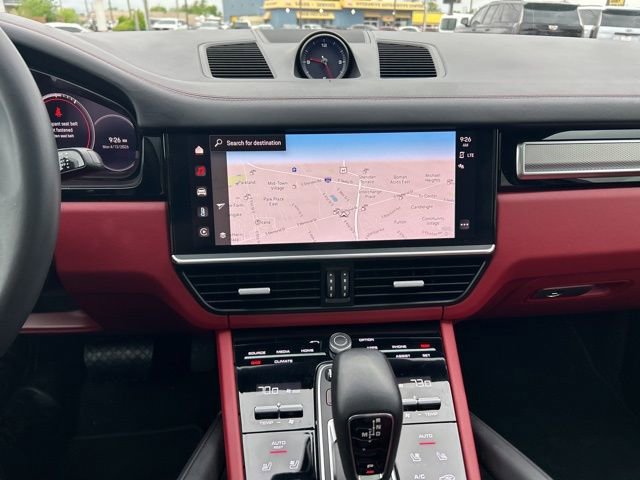 Used 2023 Porsche Cayenne Coupe image 17