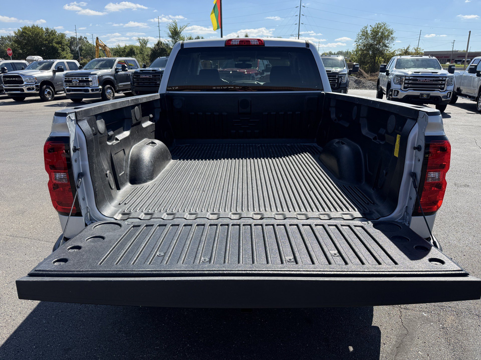 Used 2018 Chevrolet Silverado 1500 LT w/ All Star Edition AWD/4WD image 38