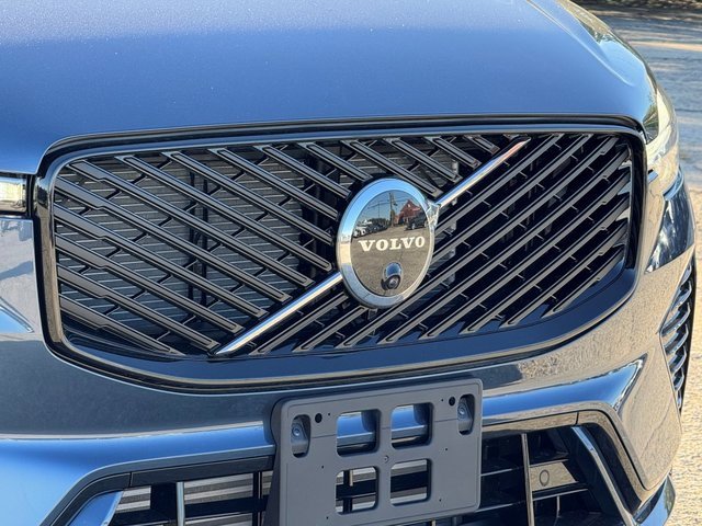 New 2026 Volvo XC60 T8 Ultra w/ Protection Package Premier image 2