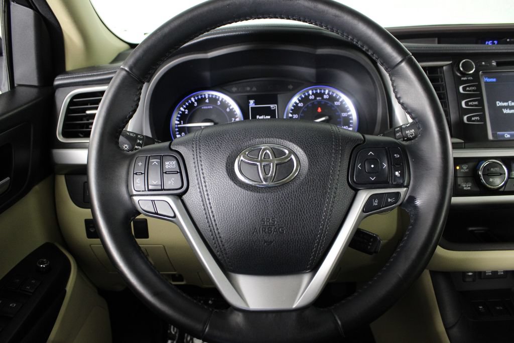 Used 2017 Toyota Highlander XLE FWD image 27