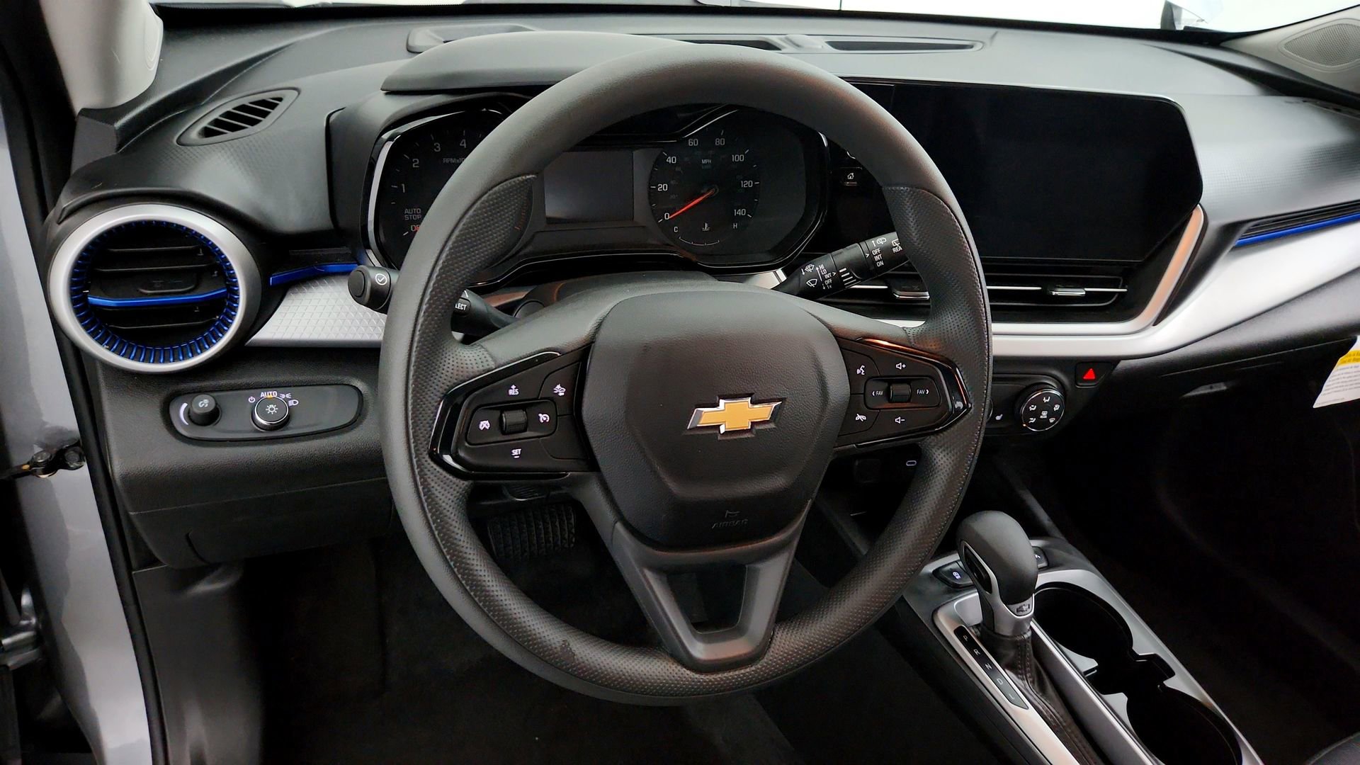 Certified 2025 Chevrolet Trax LS w/ LS Convenience Package FWD image 18