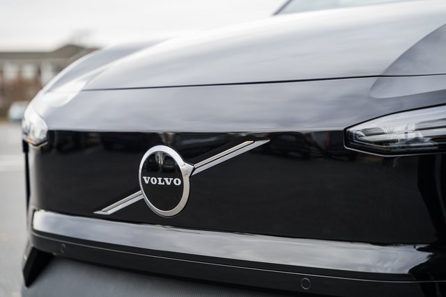 New 2026 Volvo EX30 Plus image 12
