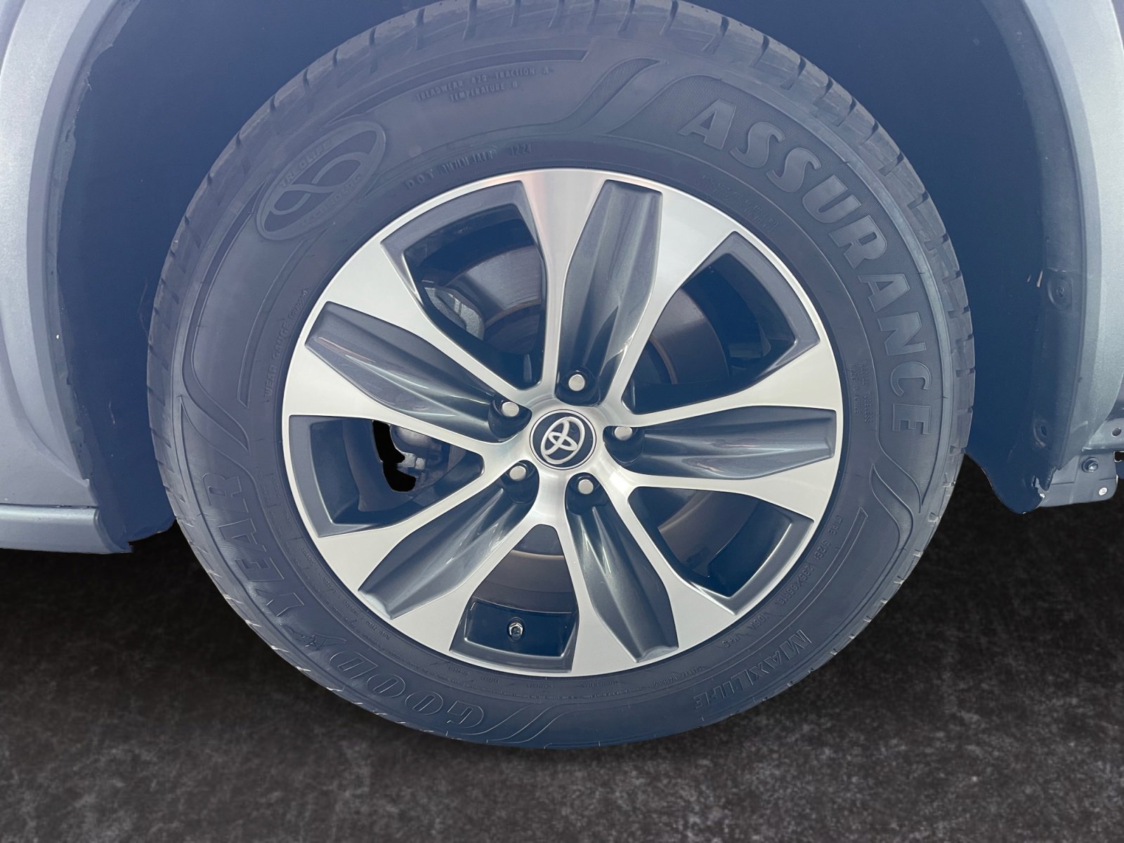 Used 2021 Toyota Highlander XLE image 13