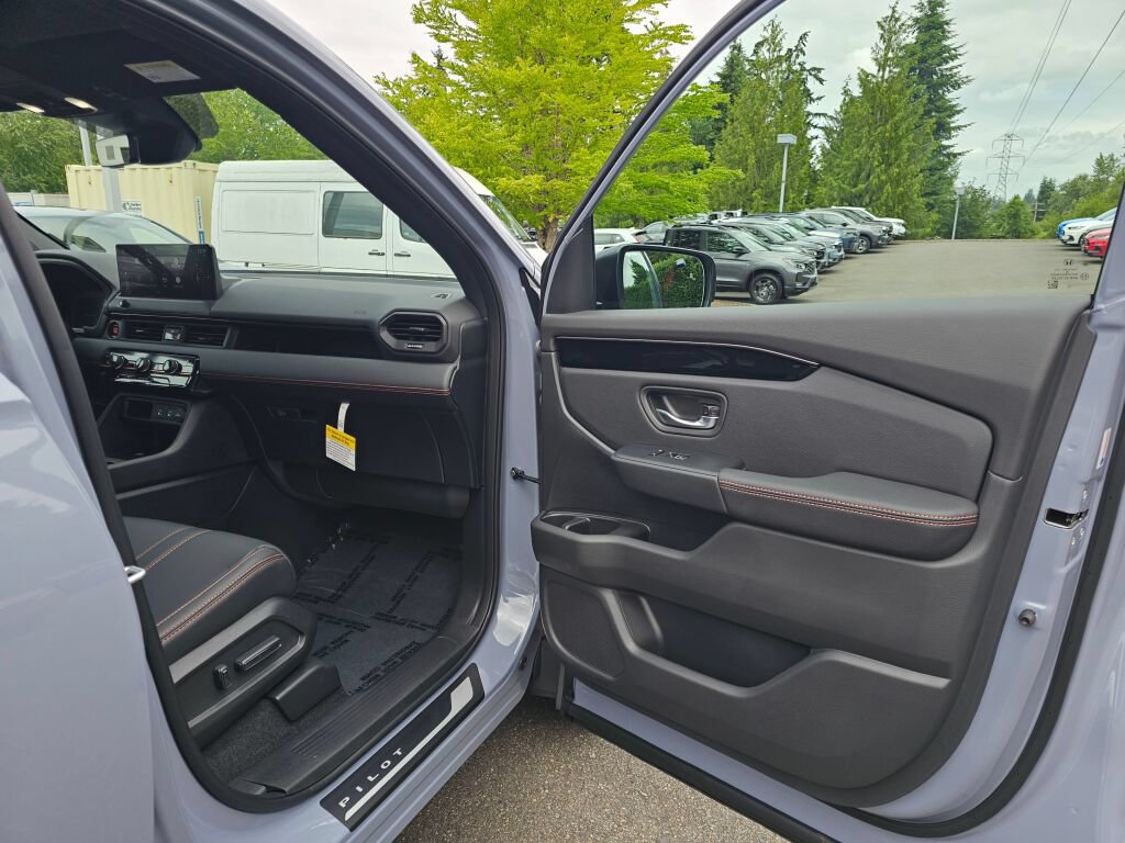 New 2026 Honda Pilot TrailSport image 11