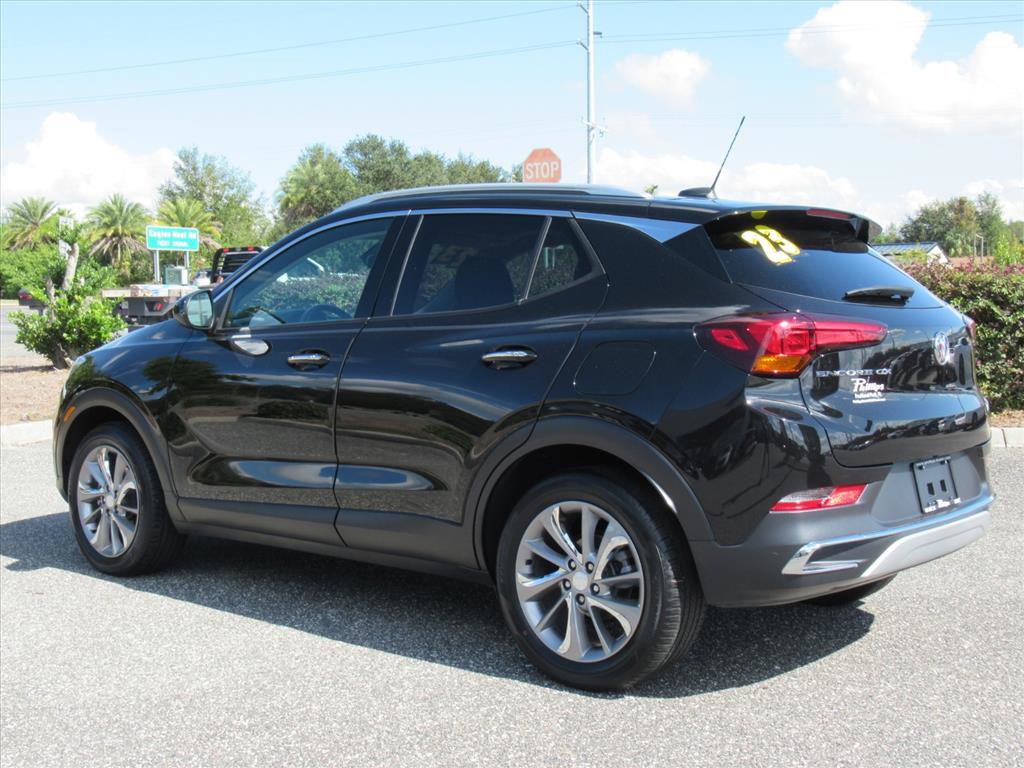 Used 2023 Buick Encore GX Essence w/ Experience Buick Package image 4