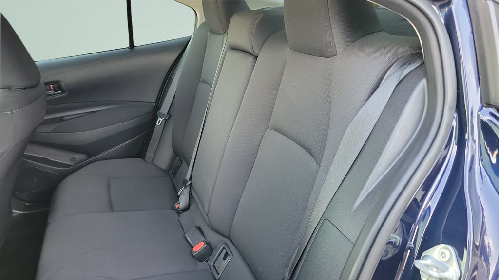 Used 2025 Toyota Corolla LE FWD image 13