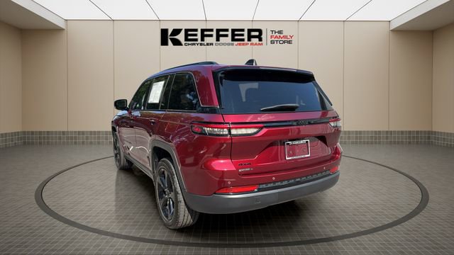 Certified 2023 Jeep Grand Cherokee Altitude AWD/4WD image 3