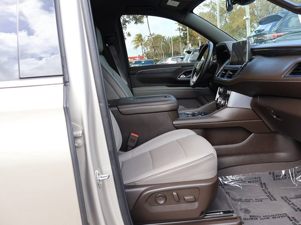 Used 2024 GMC Yukon SLT w/ SLT Luxury Package RWD image 29