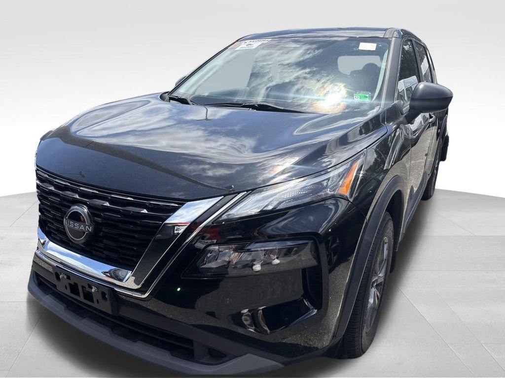 Used 2023 Nissan Rogue S FWD image 3