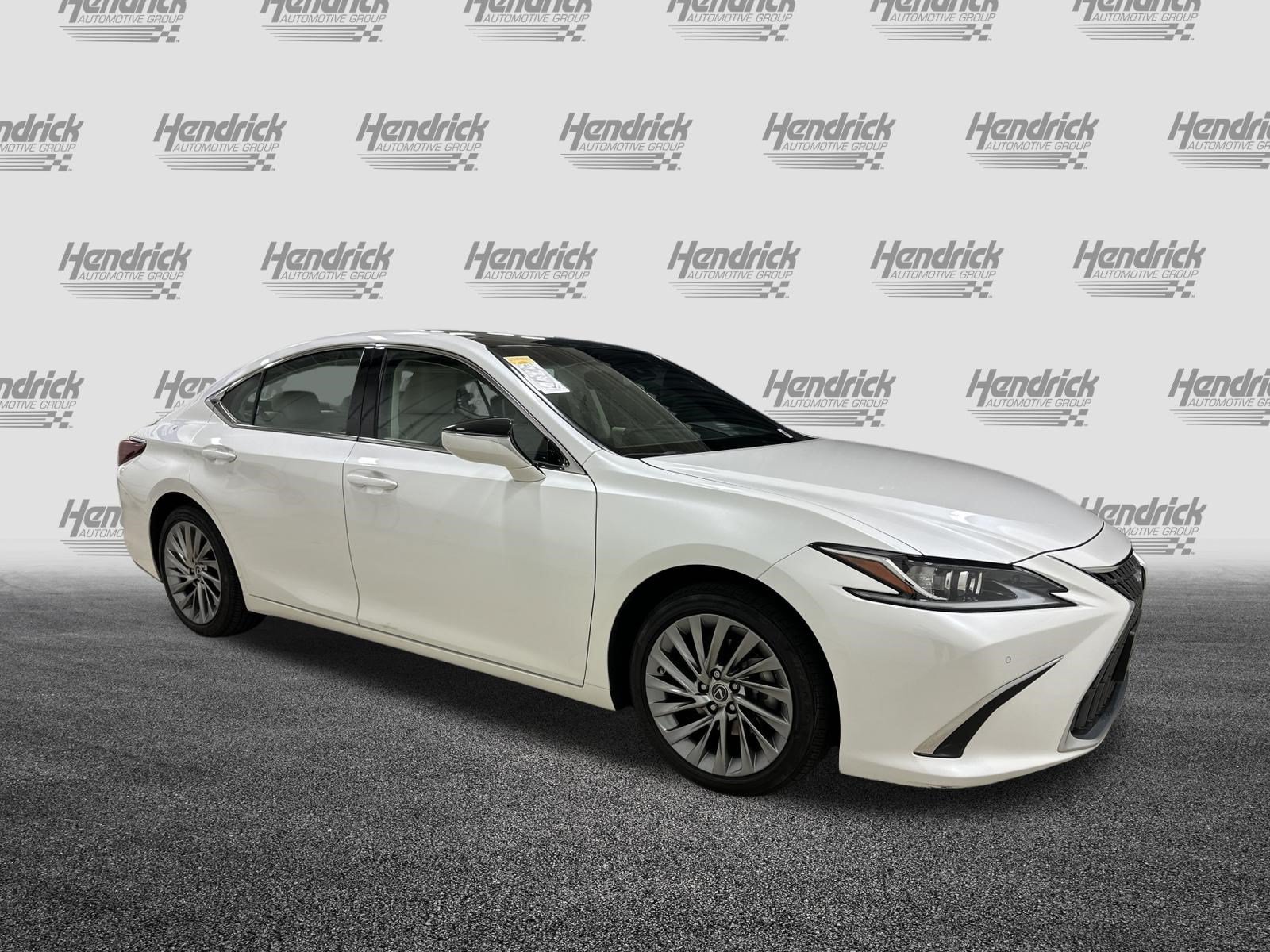 Used 2023 Lexus ES 350 w/ Accessory Package (Z2) FWD image 2