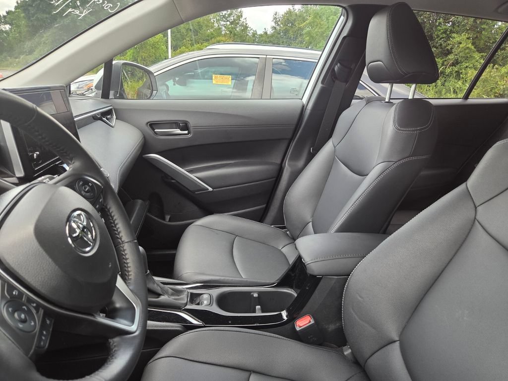 Certified 2023 Toyota Corolla Cross XLE FWD image 5