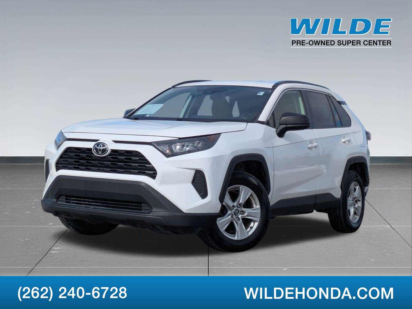 Used 2020 Toyota RAV4 LE image 1