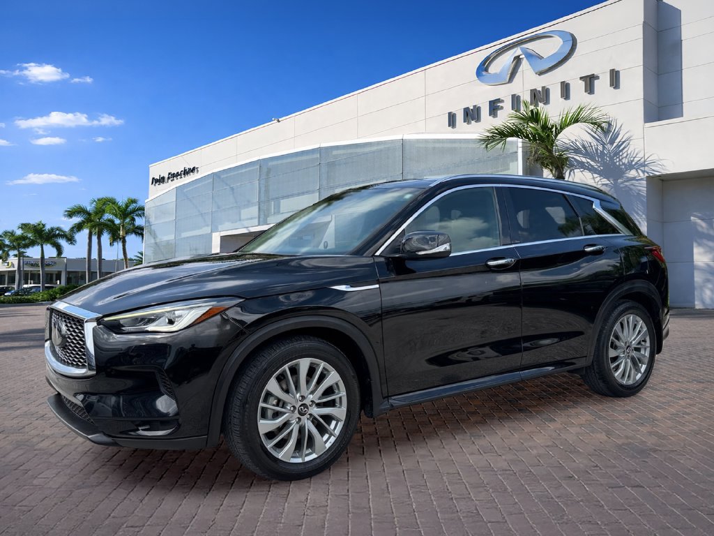 Used 2023 INFINITI QX50 Luxe FWD image 3