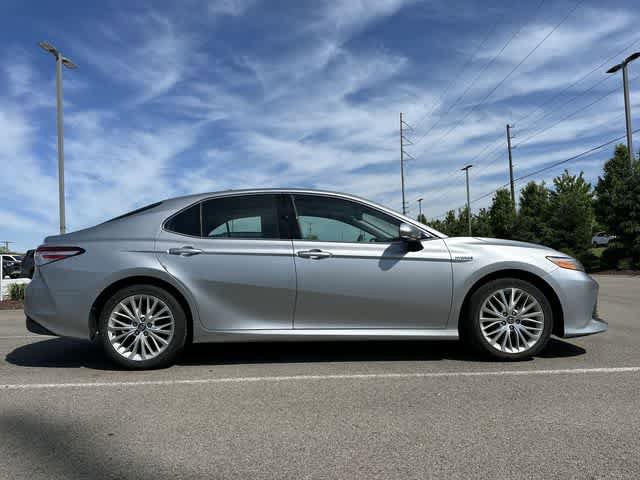 Used 2018 Toyota Camry XLE FWD image 3