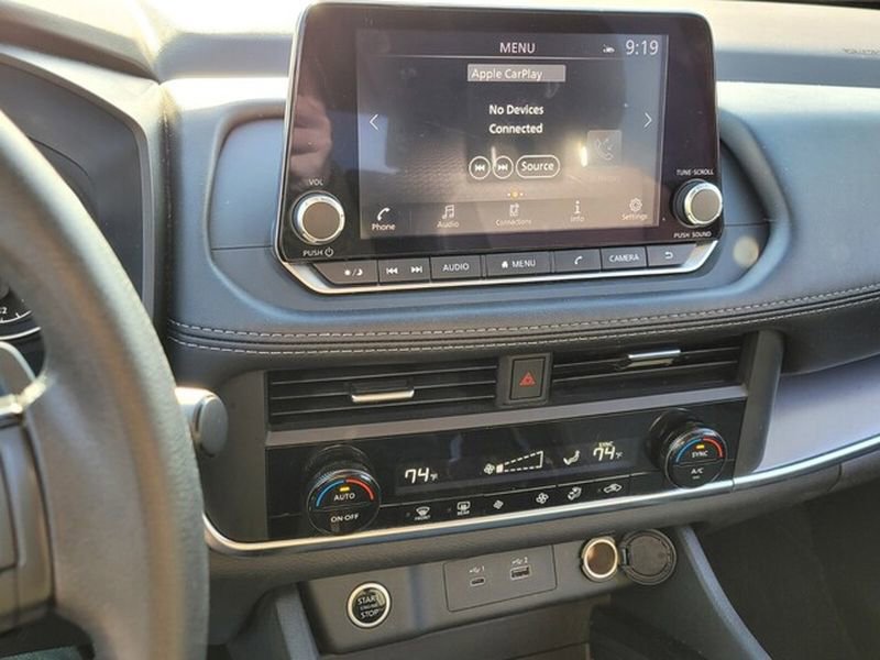 Used 2023 Nissan Rogue SV image 18