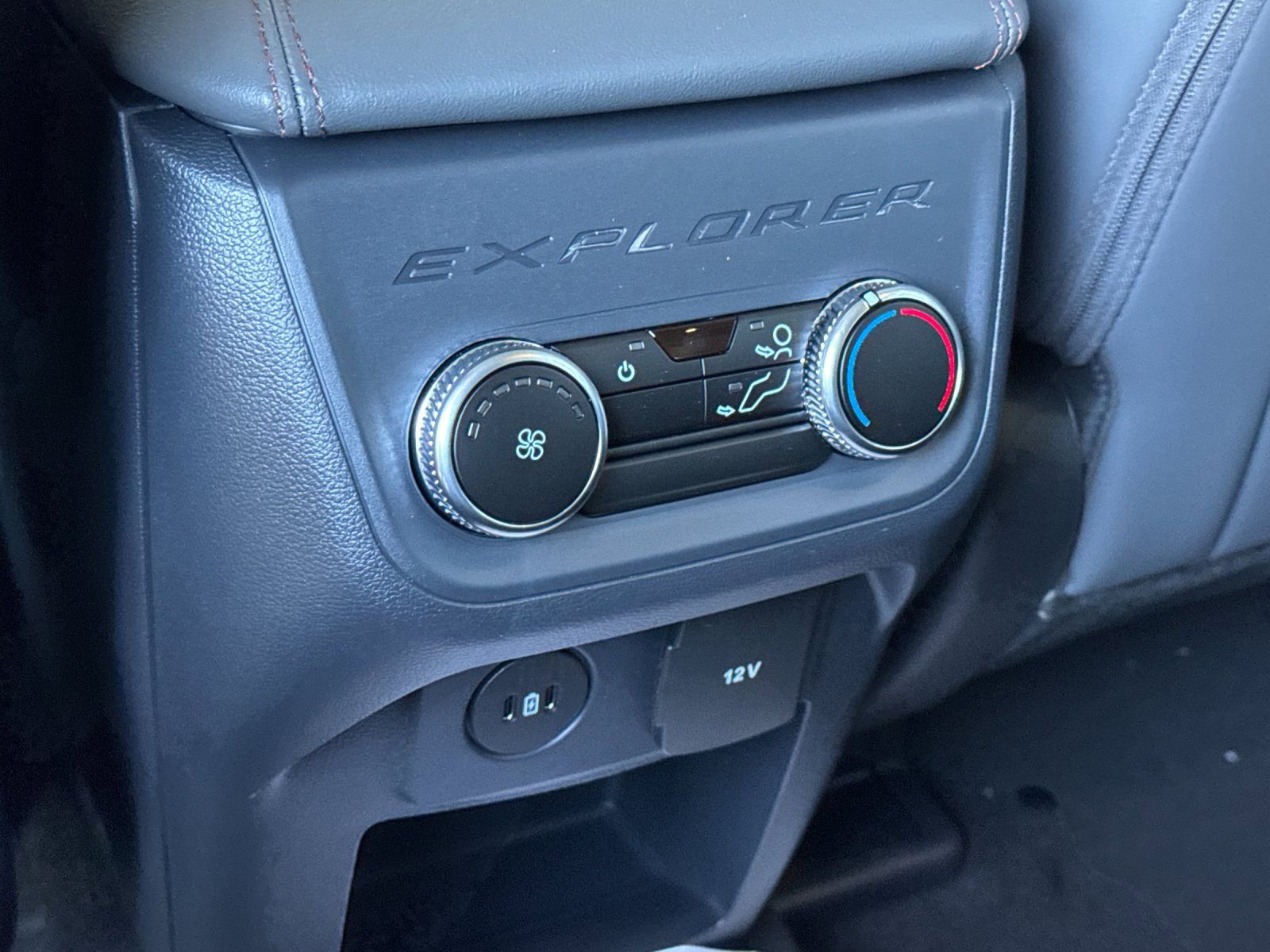 New 2025 Ford Explorer Active w/ Active Comfort Package image 13