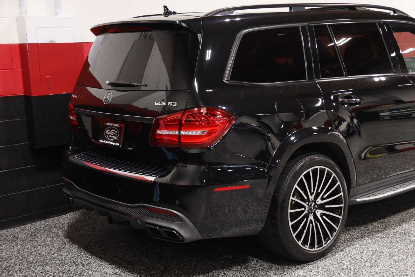 Used 2019 Mercedes-Benz GLS 63 AMG 4MATIC w/ AMG Night Styling Package image 9