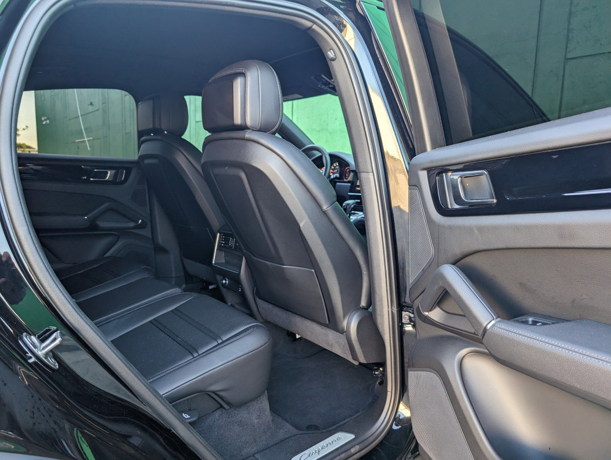Used 2023 Porsche Cayenne Coupe image 11