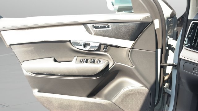 Certified 2026 Volvo XC90 B6 Plus AWD/4WD image 19