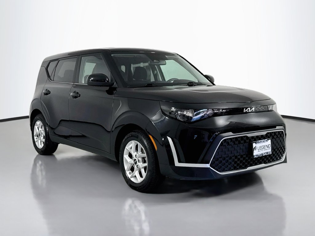 Used 2023 Kia Soul LX w/ LX Technology Package FWD image 4