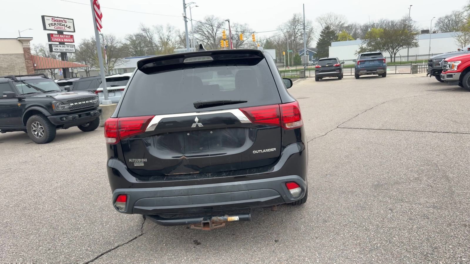 Used 2018 Mitsubishi Outlander LE image 9