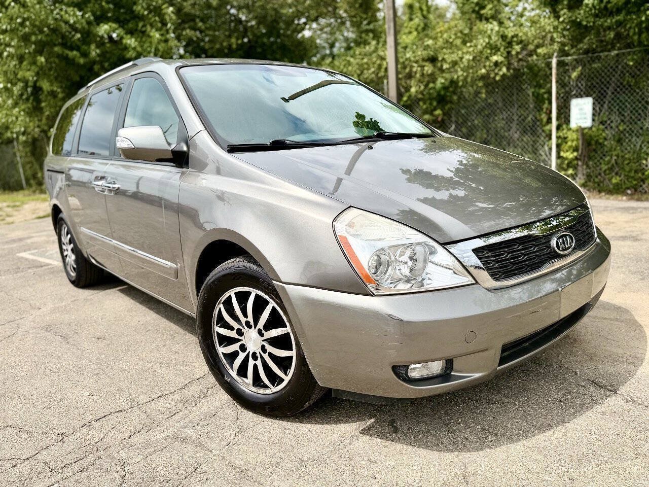 Used 2011 Kia Sedona EX