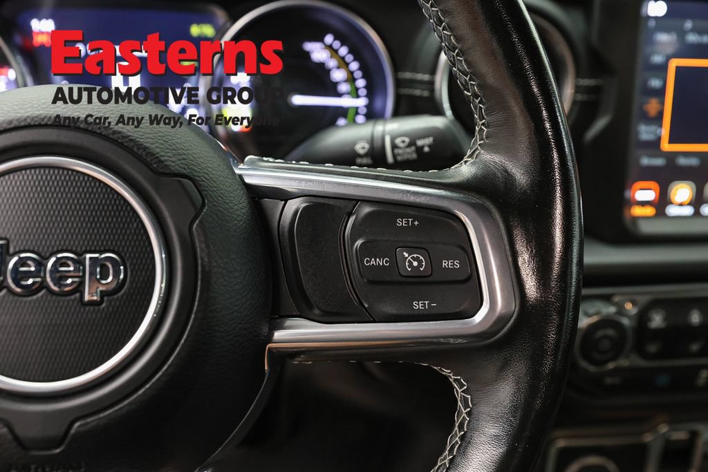 Used 2022 Jeep Wrangler Unlimited Sahara w/ Cold Weather Group AWD/4WD image 16