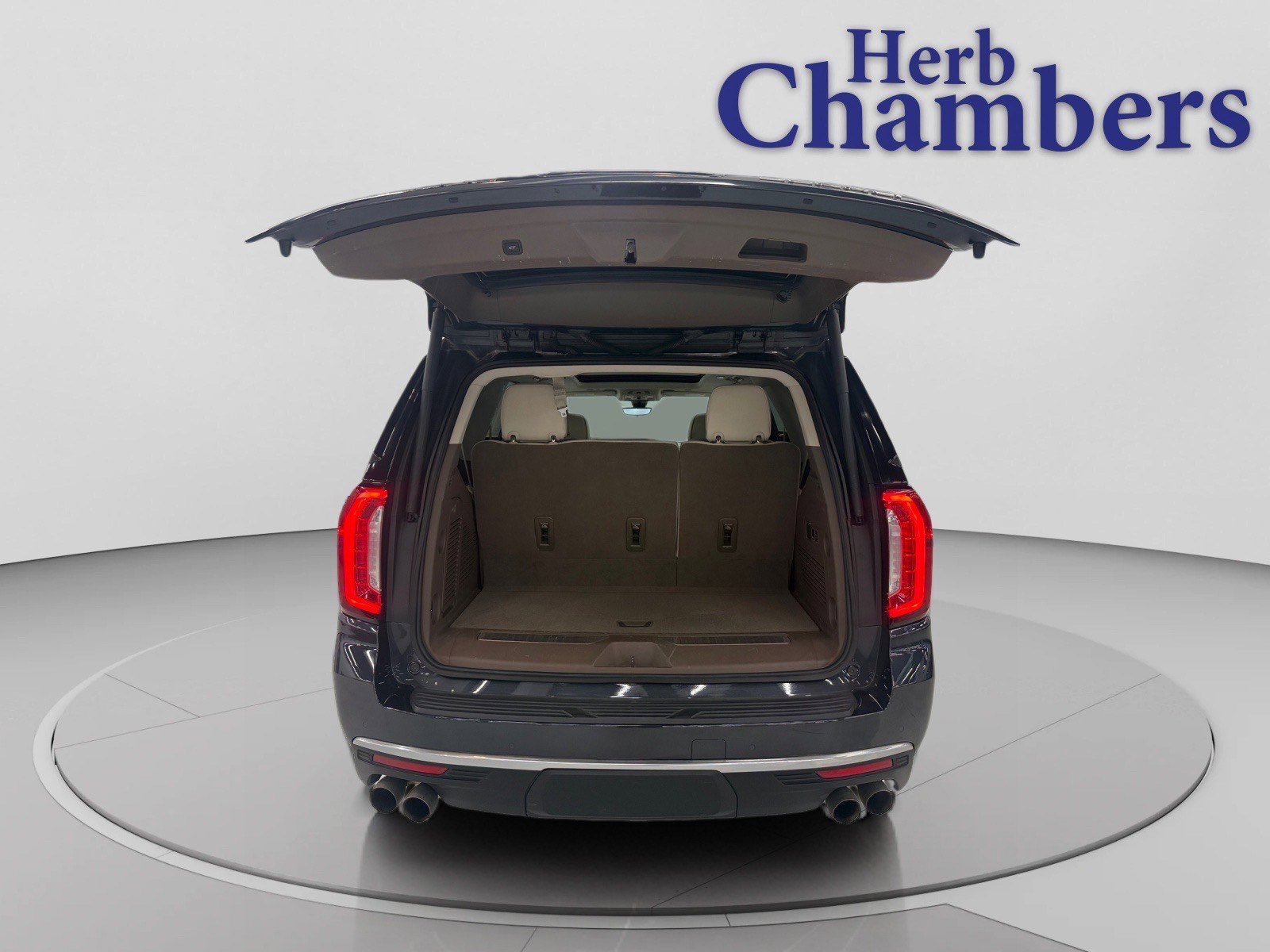 Used 2022 GMC Yukon Denali w/ Denali Premium Package image 8