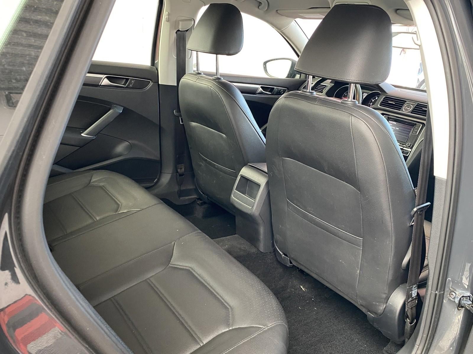 Used 2017 Volkswagen Passat 1.8T R-Line image 11