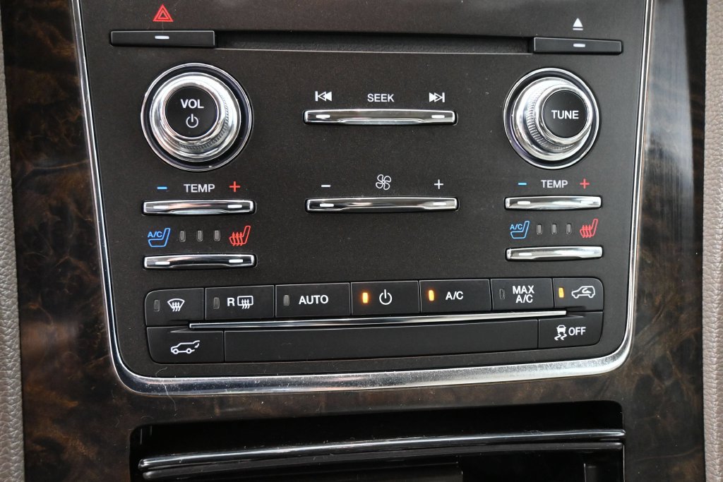 Used 2017 Lincoln Navigator Select RWD image 12
