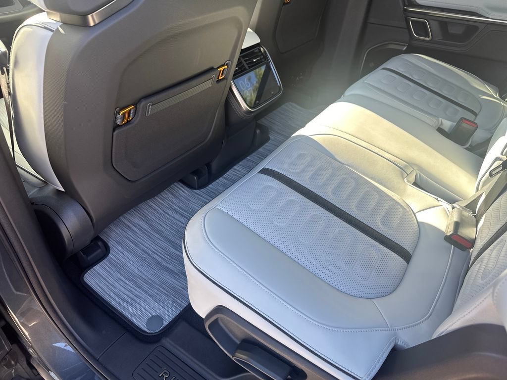 Used 2024 Rivian R1S Adventure AWD/4WD image 35