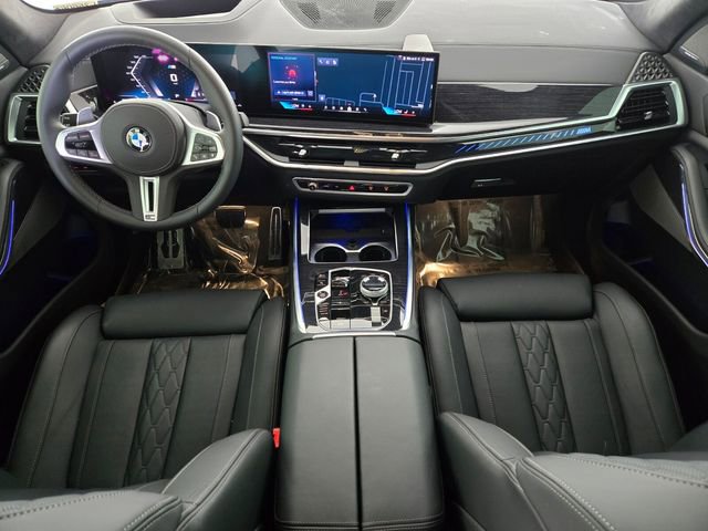 Used 2026 BMW X7 M60i image 4