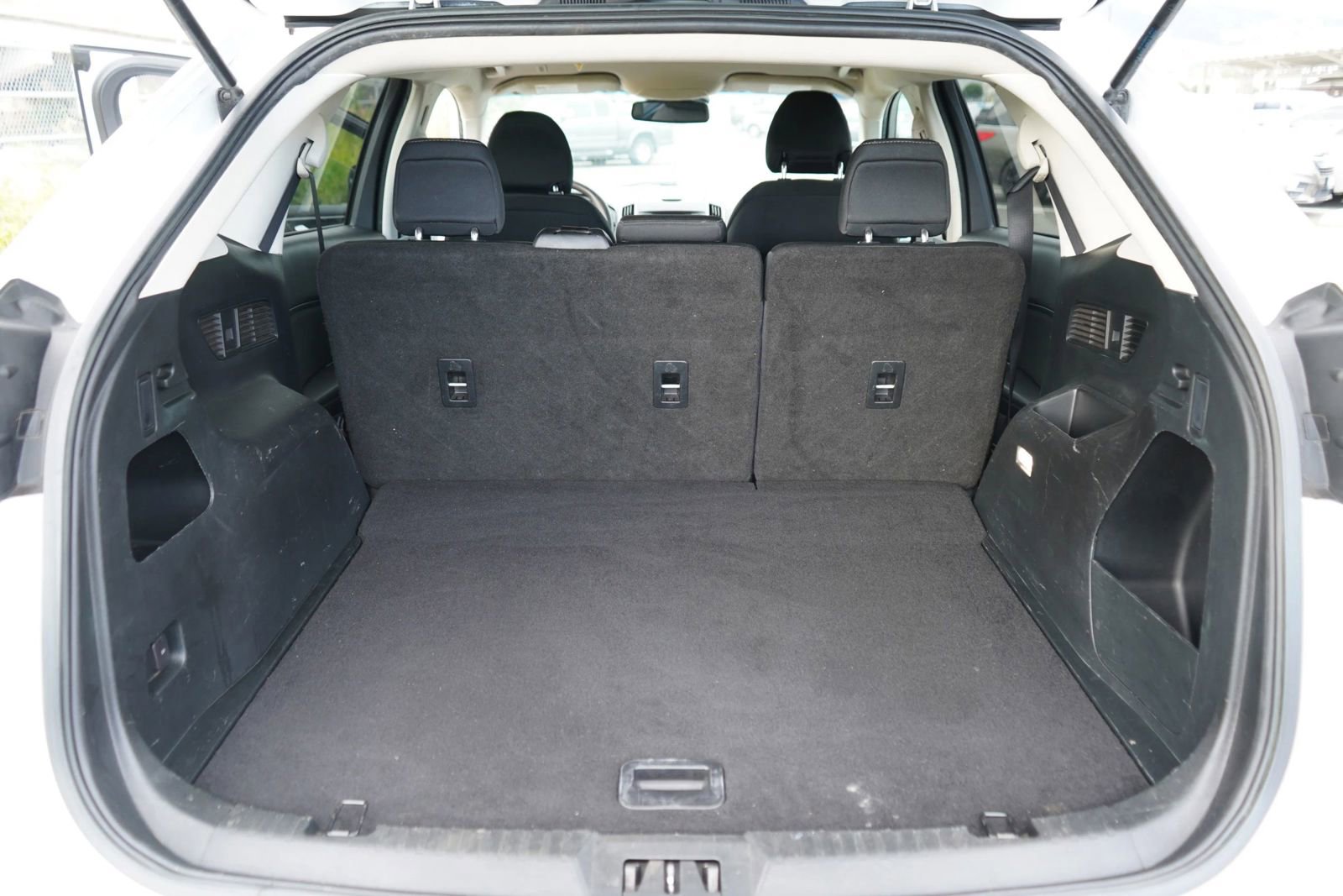 Used 2019 Ford Edge SE image 28