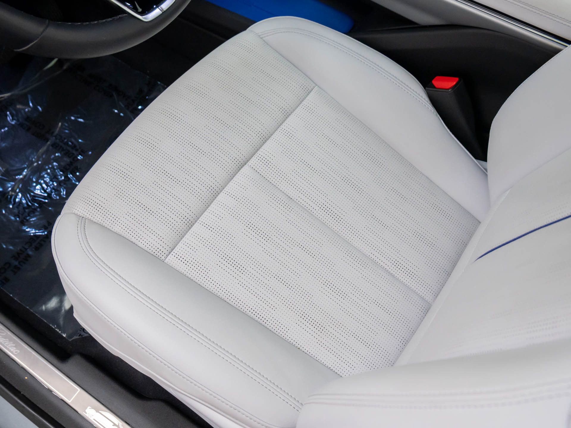 Certified 2024 Cadillac Lyriq Luxury w/ LPO, Floor Liner Package image 19