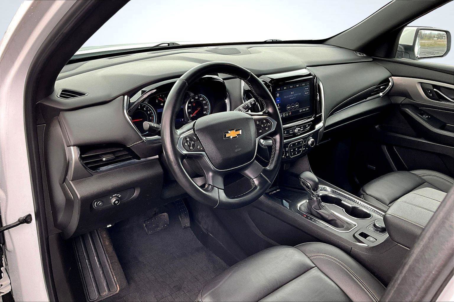 Used 2023 Chevrolet Traverse LT w/ LT Premium Package image 14