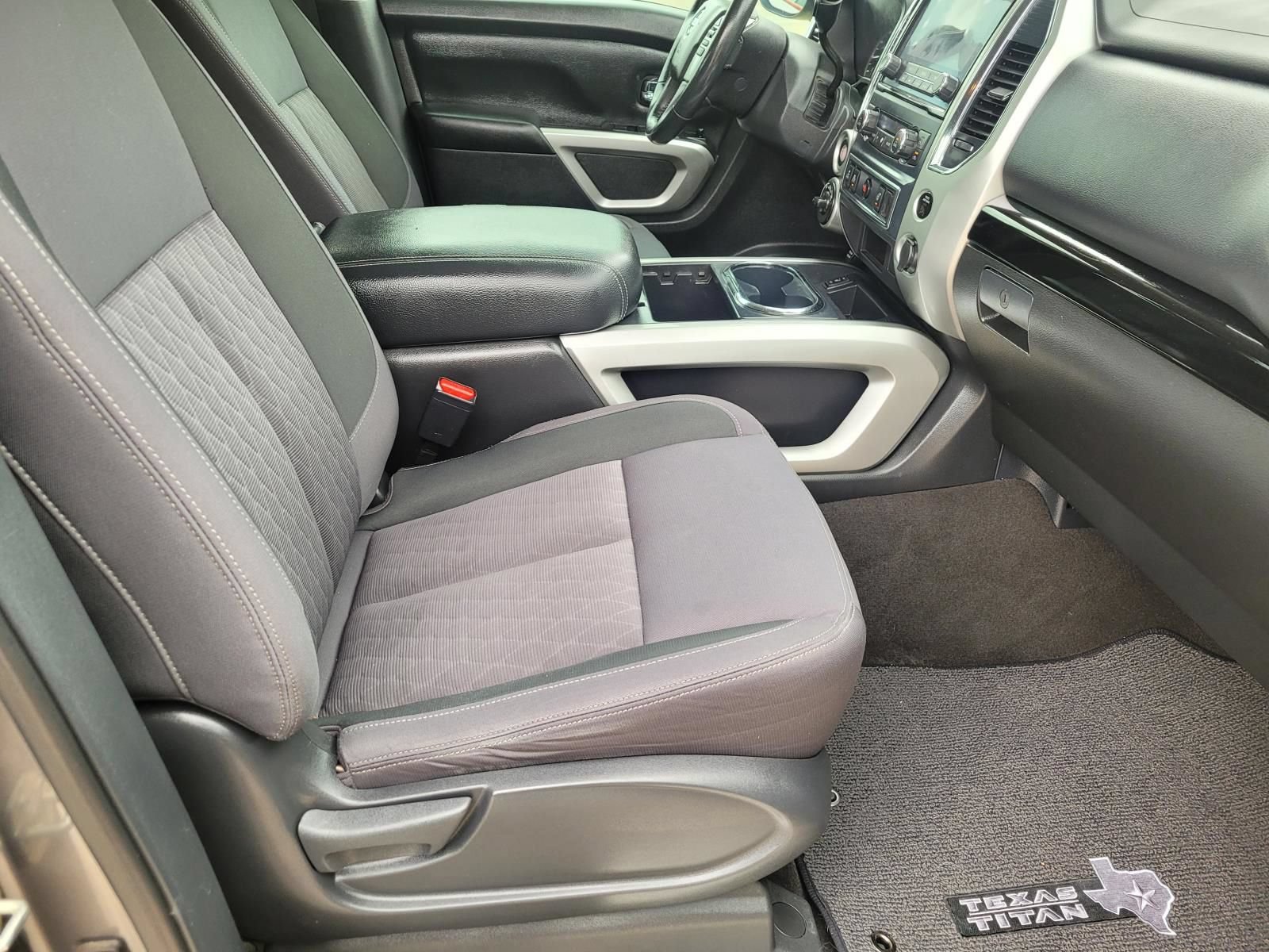 Used 2020 Nissan Titan SV w/ SV Convenience Package AWD/4WD image 10