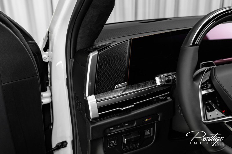 Used 2025 Cadillac Escalade ESV V image 25