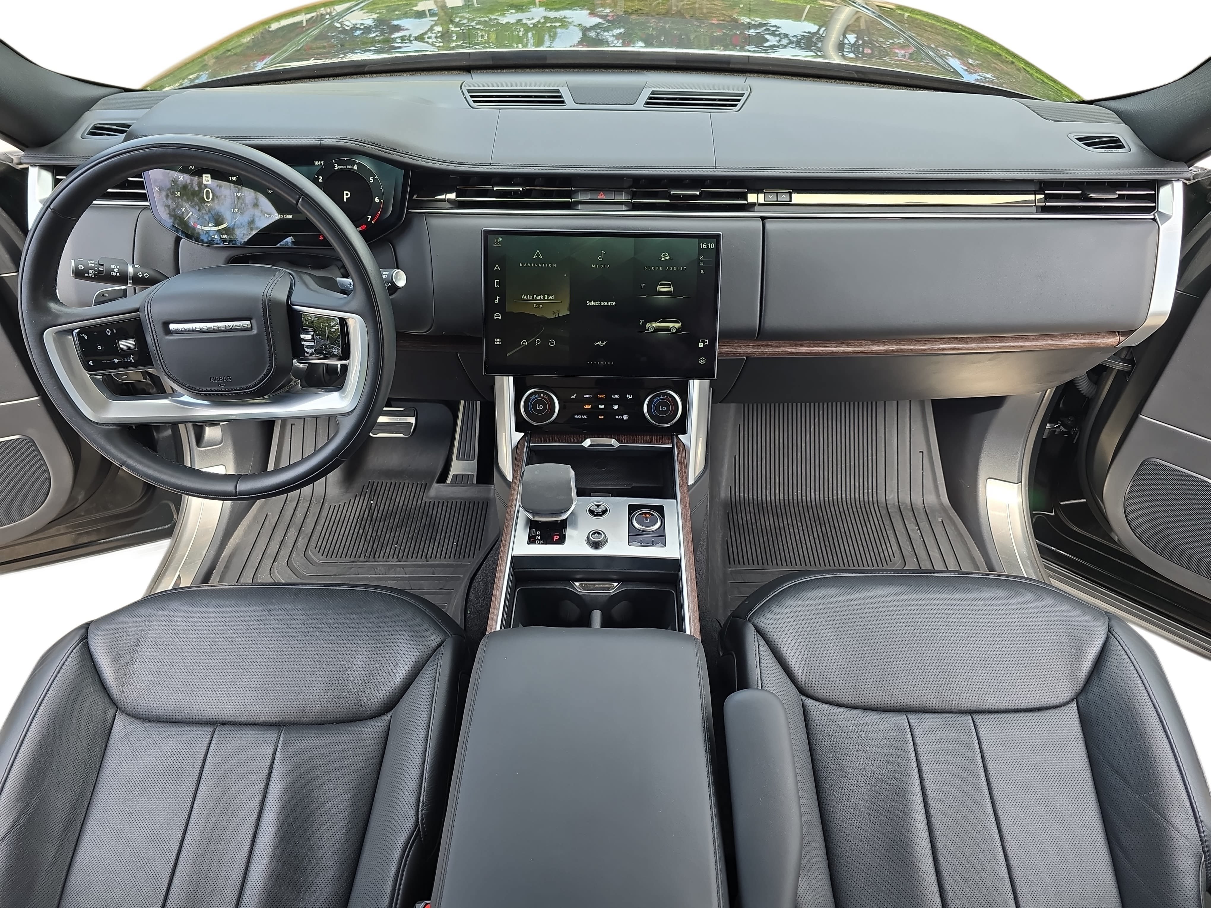 Certified 2023 Land Rover Range Rover SE AWD/4WD image 9
