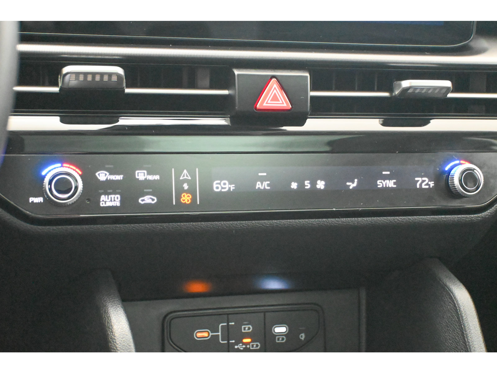 Used 2026 Kia Sportage EX w/ EX Panorama Roof Package FWD image 30
