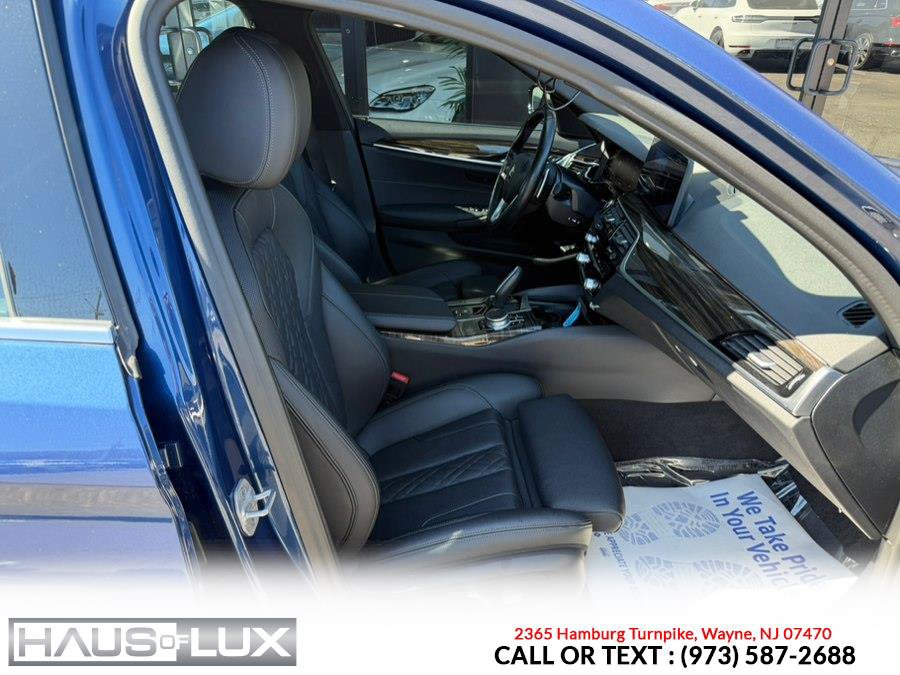 Used 2021 BMW 530i xDrive w/ Convenience Package AWD/4WD image 17