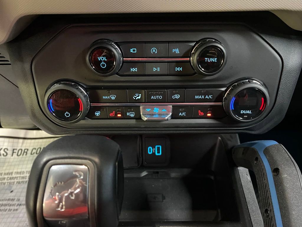 Used 2023 Ford Bronco Wildtrak image 27