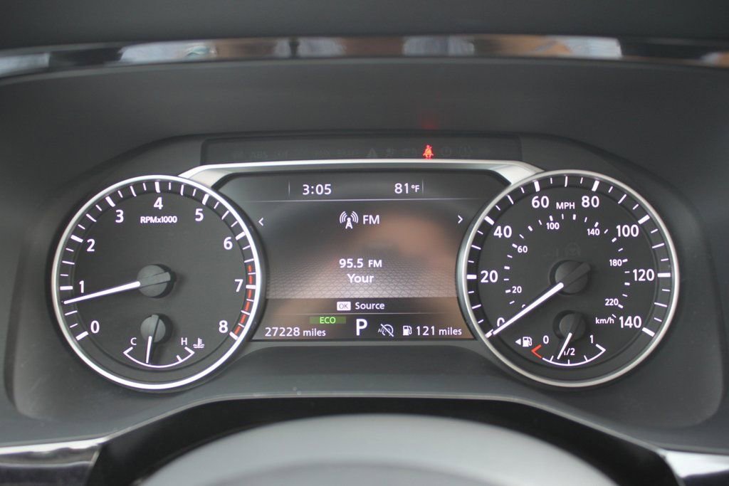 Used 2023 Nissan Pathfinder SL w/ Lighting Package (N92) image 17