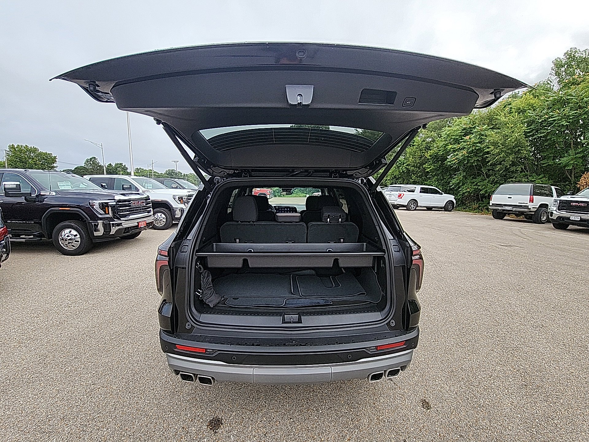 New 2025 Chevrolet Traverse LT w/ LPO, Cargo Package image 32