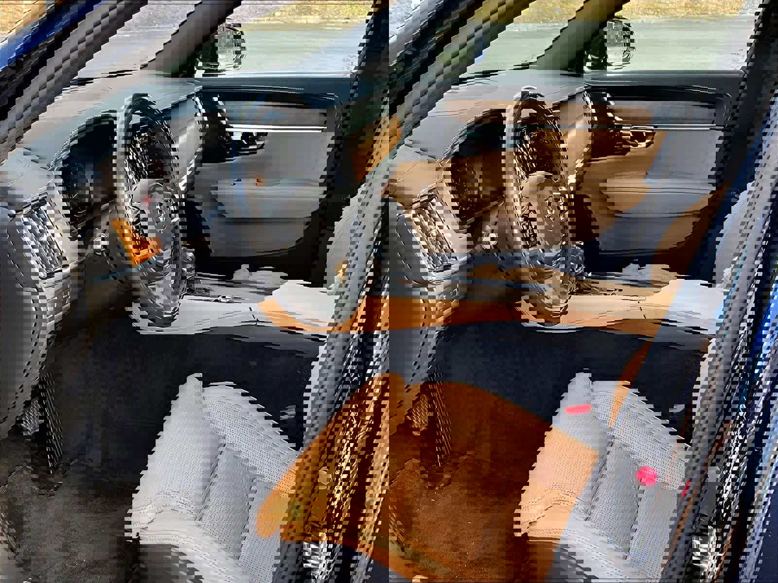 Used 2017 Volvo S90 T6 Inscription w/ Vision Package image 17