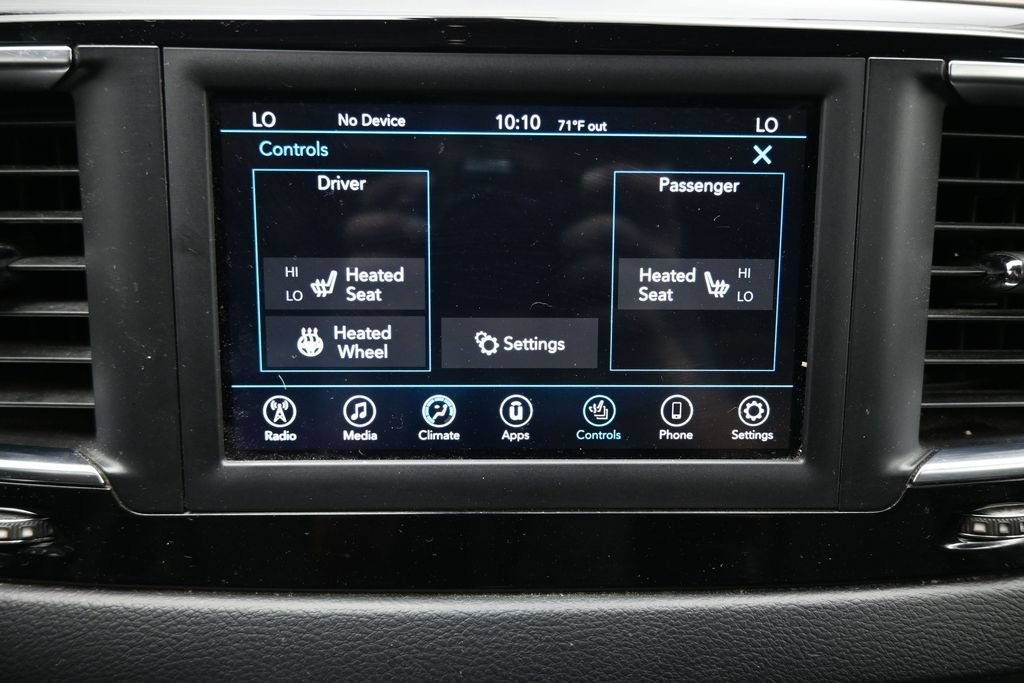 Used 2019 Chrysler Pacifica Touring-L FWD image 19