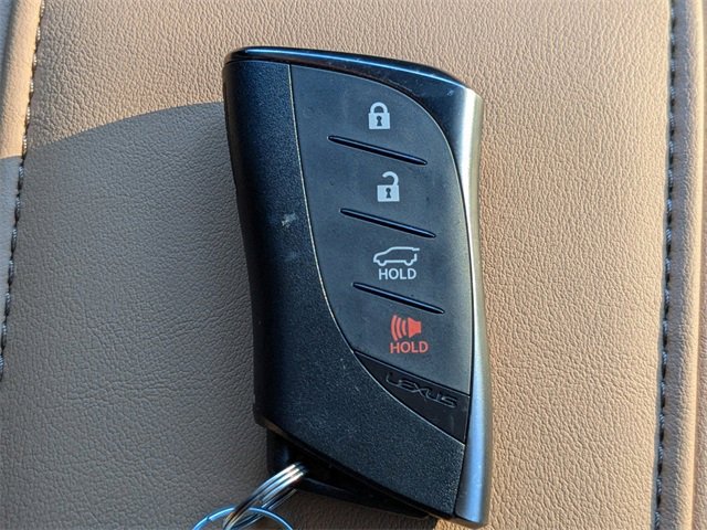 Used 2025 Lexus LX 600 4WD w/ Luxury Package image 30